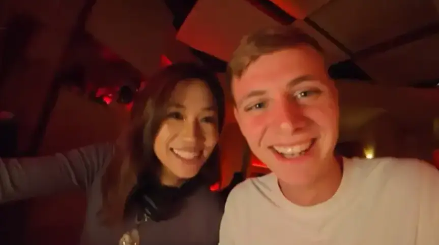免费看《西安麻辣烫女孩陈雨婷》4K未删减原视频，博主搭讪情节不容错过，1080P高清流畅播放！