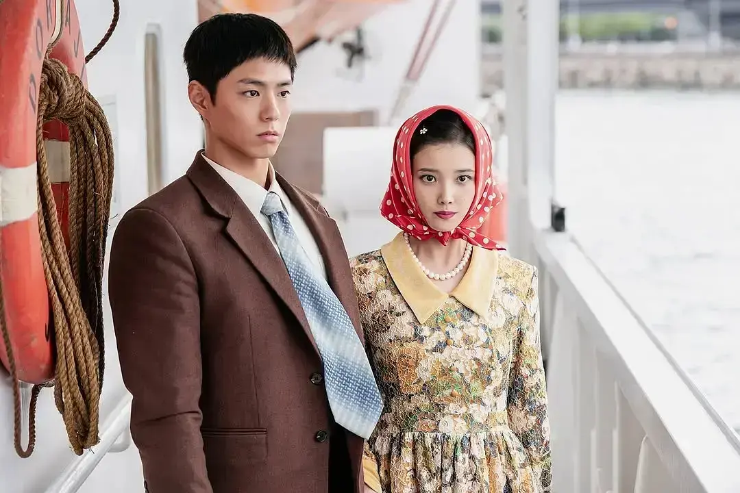 《苦尽甘来遇见你》-浪漫剧情片推荐-李知恩朴宝剑2025新作-高清完整版在线观看无删减苦尽甘来遇见你