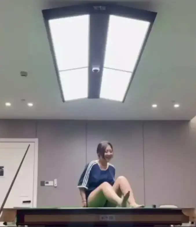 江苏东台名爵台球厅助教风波视频流出，《江苏东台名爵台球厅事件》深度解析，无广告在线观看资源分享