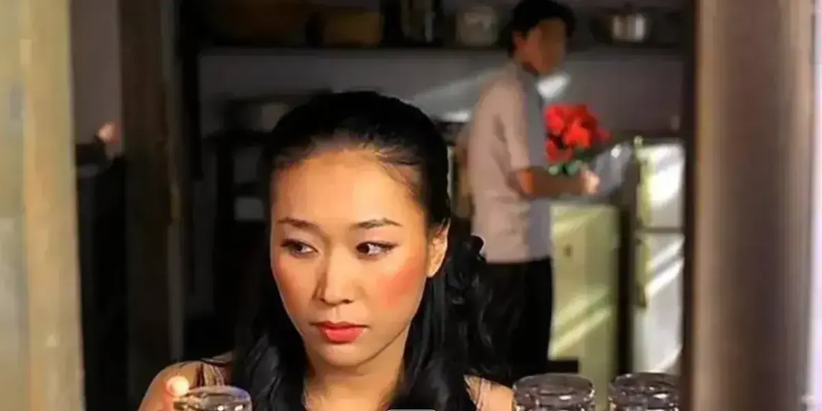 《爱的色放》-2001年韩国经典电影-朴在浩执导-偷窥与禁忌之恋，光州事件背景下的未删减高清资源