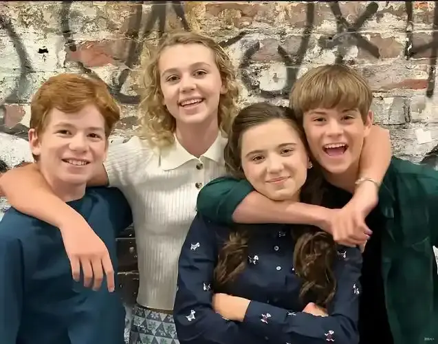 意大利电影《美丽小蜜桃3探寻》高清在线观看 全集中文字幕免费播放 - 《美丽小蜜桃3探寻》意大利原声未删减版 高清中字在线欣赏 - 地中海阳光下的灵魂之旅