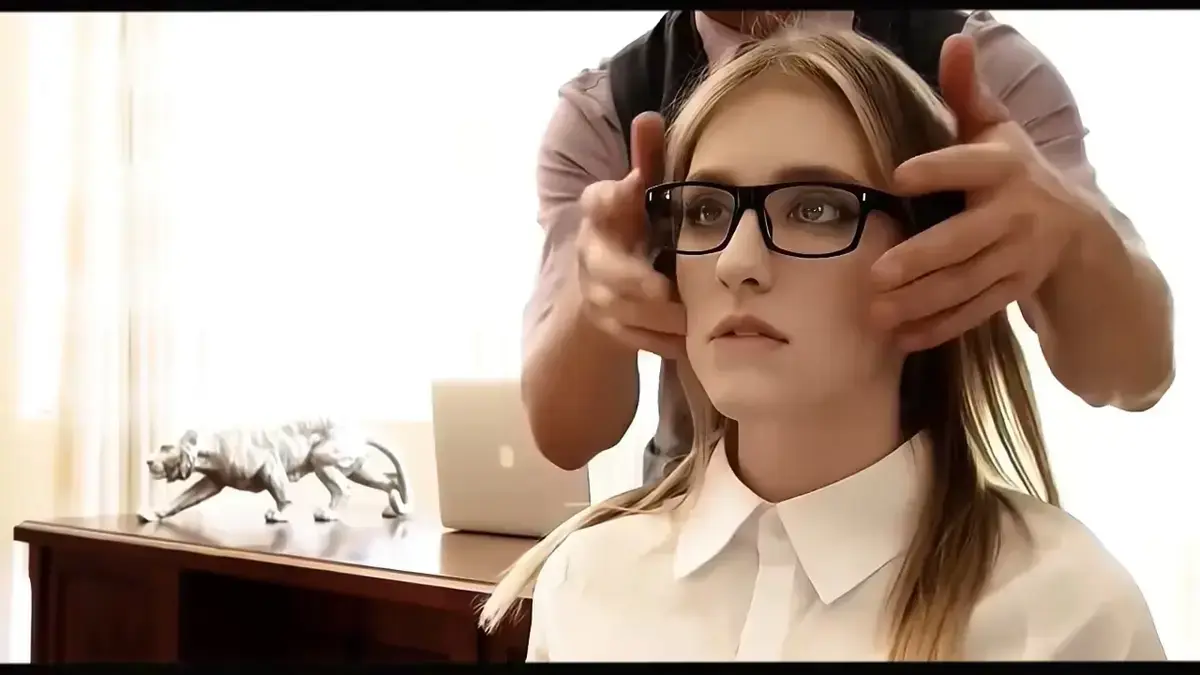 《女：麦乐迪》HD1080P高清无删减-法国科幻电影蓝光中字-全网同步流畅播放