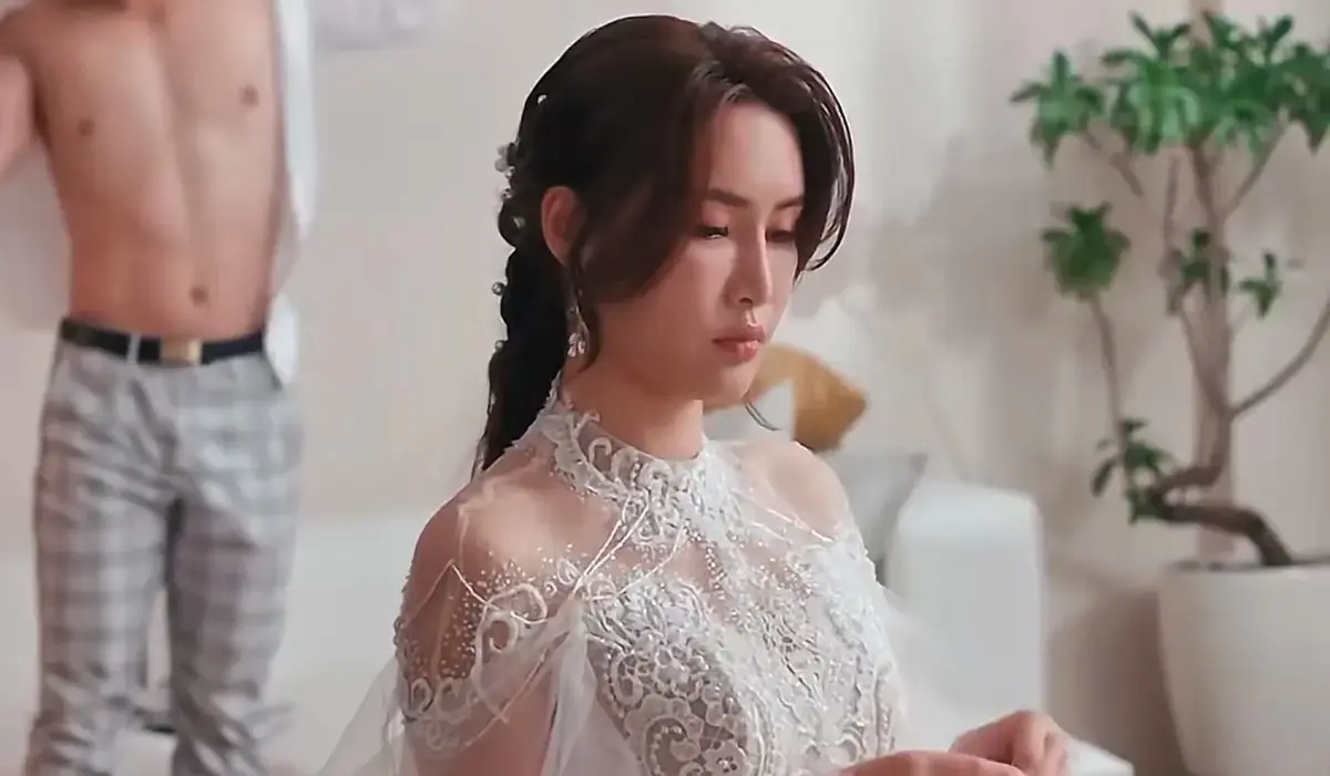 再看《苏畅-小凤新婚》，艾熙老师演绎无剪切剧情，高清画面超清晰 — 无广告在线免费看，官方中文版对白纯正 — 《苏畅-小凤新婚》香港爱情标杆，长期可看有保障