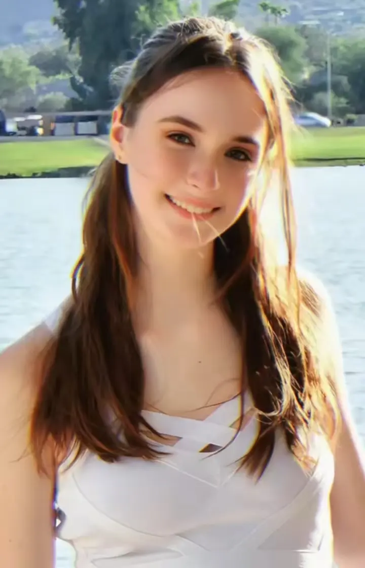 《Hazle Moore》满天星系列中文版全集免费看 - 高清未删减终极合集在线观看 - 纯净无广告1080P超清画质 - 网盘资源全收录