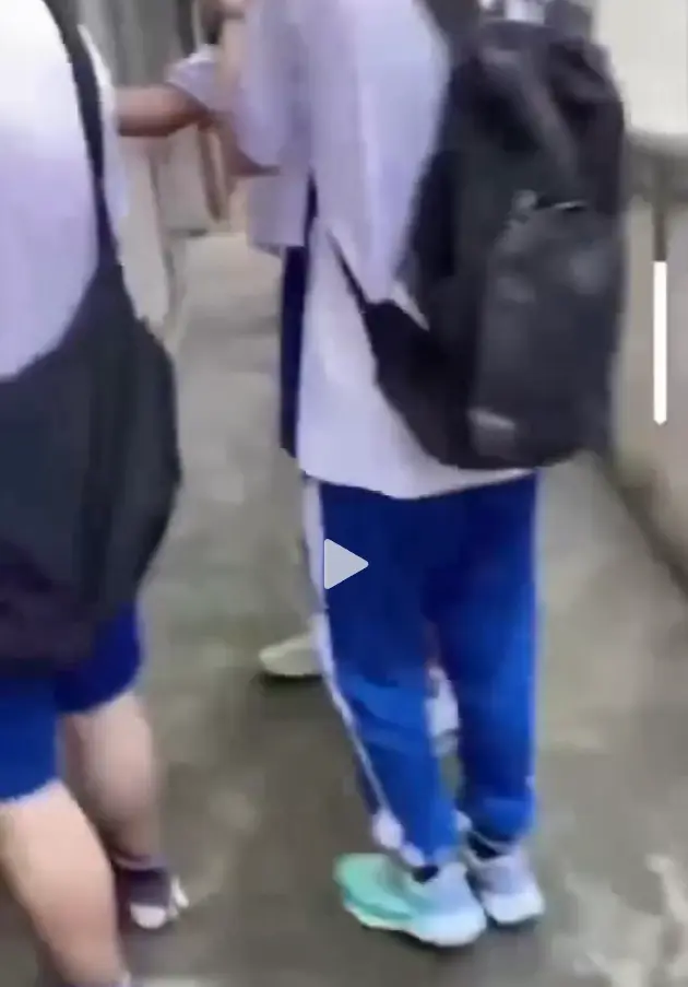 《大昌市第七中学鬼敲门》聚焦走廊灵异，蓝光超清免费在线播放，大昌市第七中学鬼敲门事件全集无广告体验