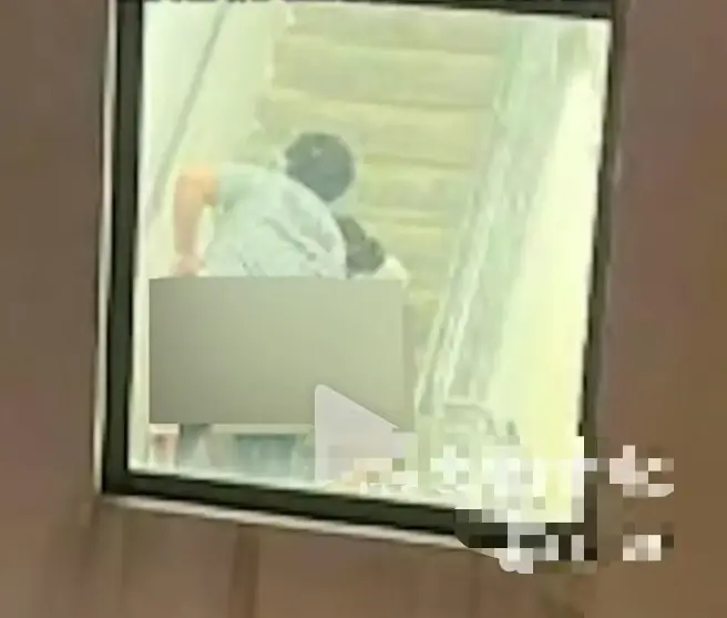 楼梯事件未删减《香港情侣楼梯事件》HD高清在线看 - 元朗楼梯间名场面原声 - 《香港情侣楼梯事件》1080P超清资源 - 一键保存