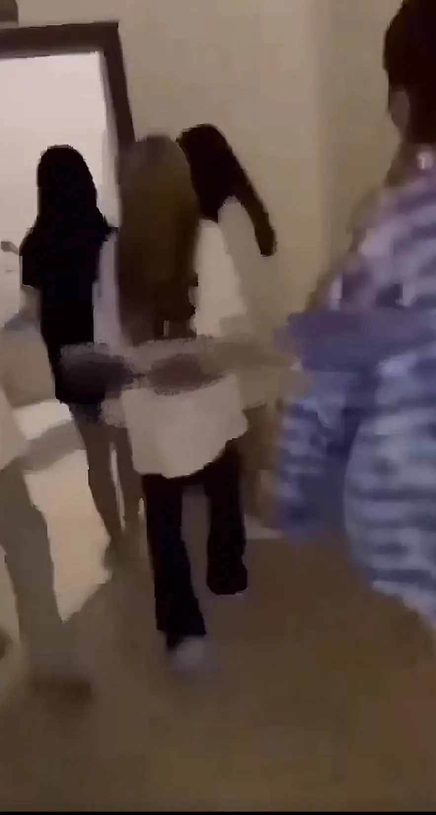 超火《四川高中女厕所争夺战》HD高清免费观看_未删减视频资源大放送_厕所保卫战全程原视频_《四川高中女厕所争夺战》免费在线看